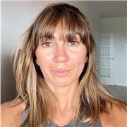 Inglés nivel C1, soy azafata de vuelo de Ryanair y el idioma oficial del trabajo es inglés. Fui profesora universitaria de MKT